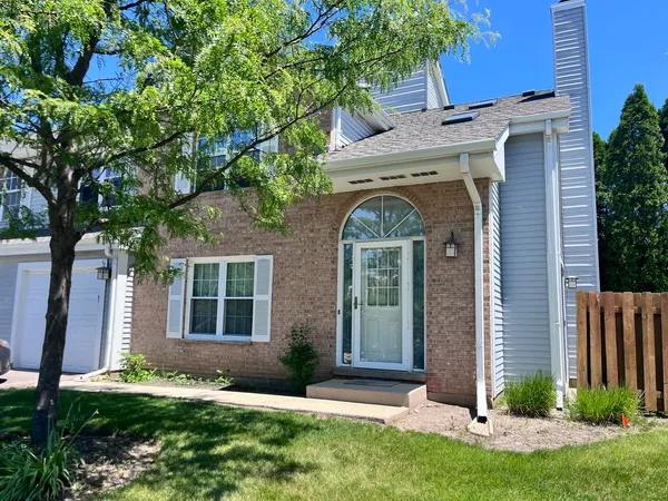 $249,900 | 255 Cumberland Court, Unit C, Gurnee, IL 60031