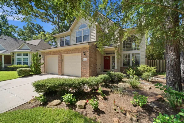 $425,000 | 96 Lakeridge Drive, The Woodlands, TX 77381