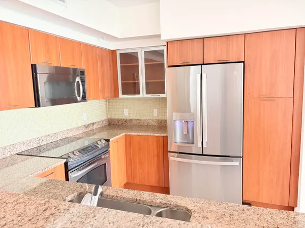 $3,000 | 700 East Boynton Beach Boulevard, Unit 510, Boynton Beach, FL 33435