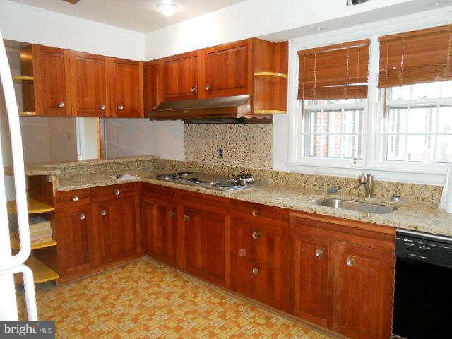 10618 Old Colchester Road Lorton, VA 22079 - Photo 8 of 30 Kitchen
