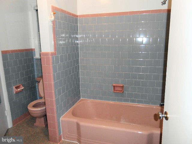 10618 Old Colchester Road Lorton, VA 22079 - Photo 9 of 30 Bath