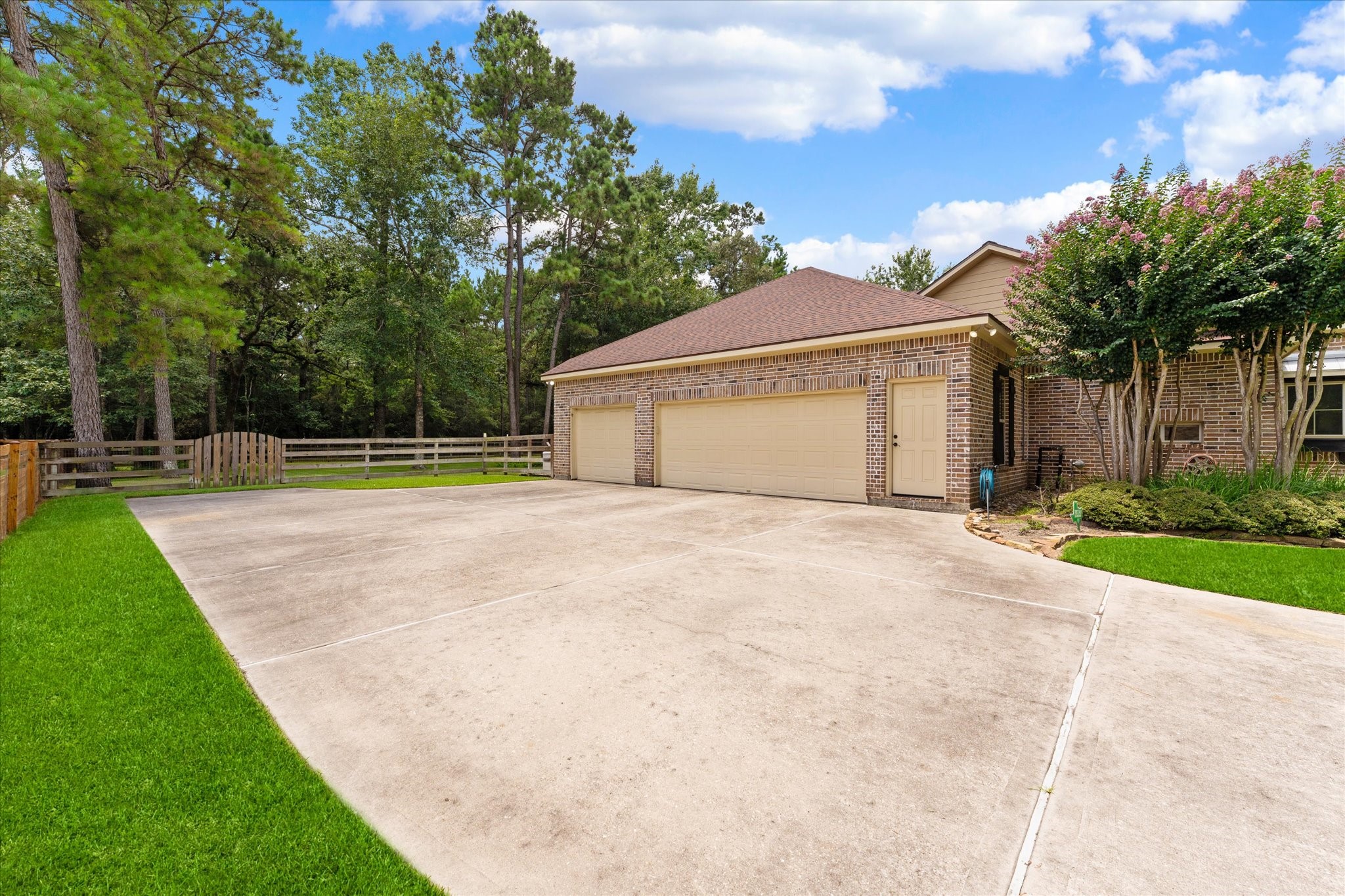 28422 Quiet Way Magnolia, TX 77355 - Photo 47 of 48 Ocwesized 3 car garage