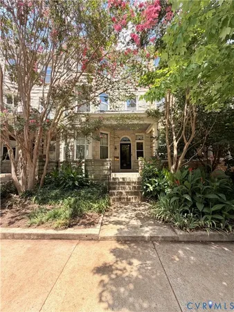$1,950 | 1620 Grove Avenue, Unit 1, Richmond, VA 23220