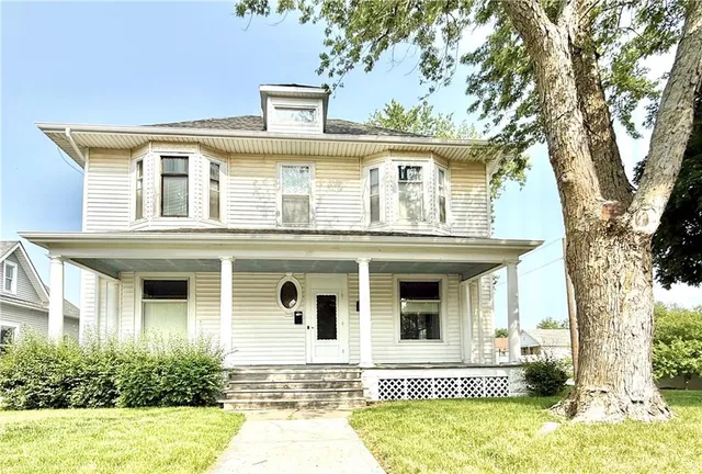 $225,000 | 421 South Main Street, Maryville, MO 64468