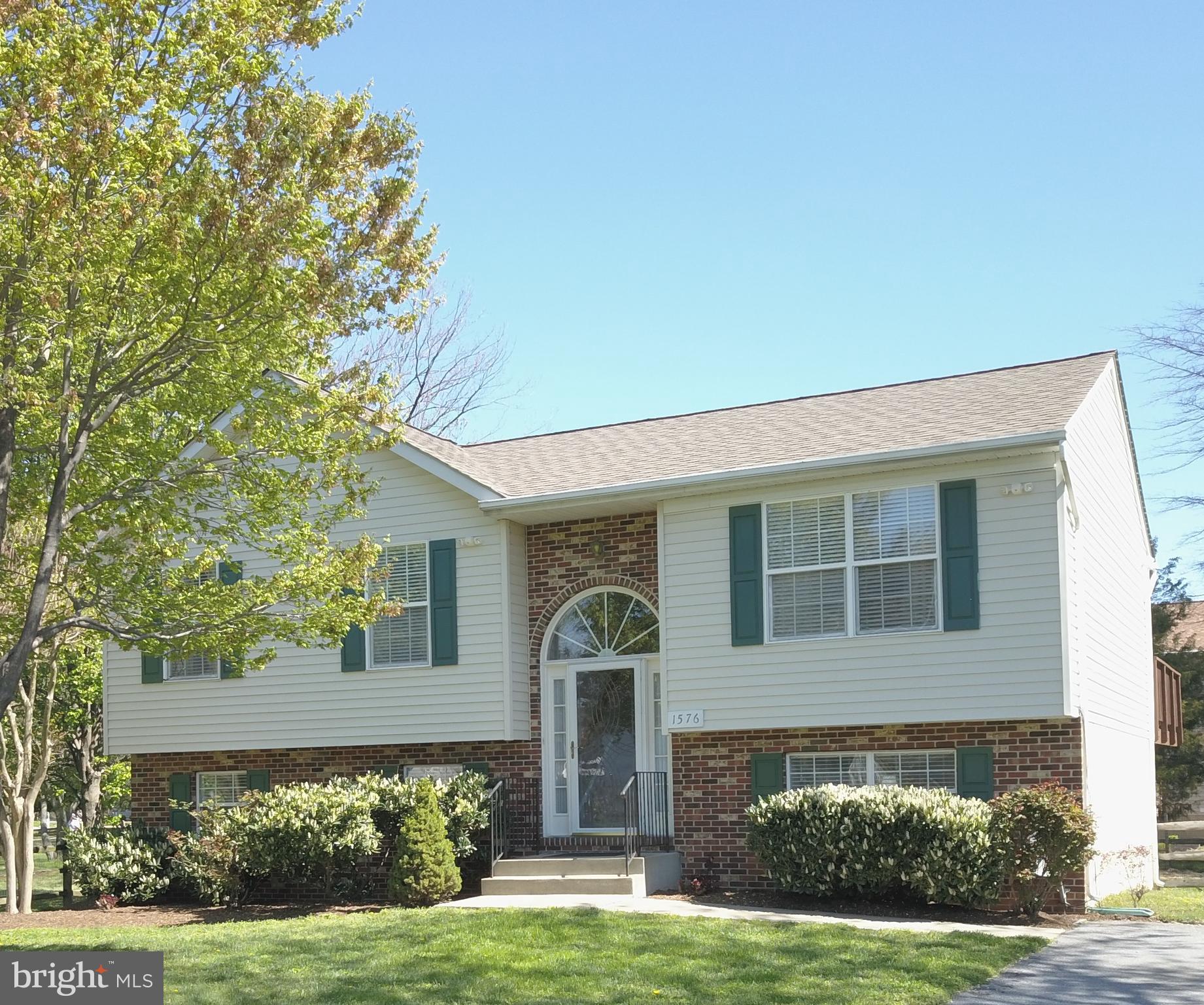 1576 Ritchie Drive Edgewater, MD 21037 - Photo 2 of 38 Gallery Image 2