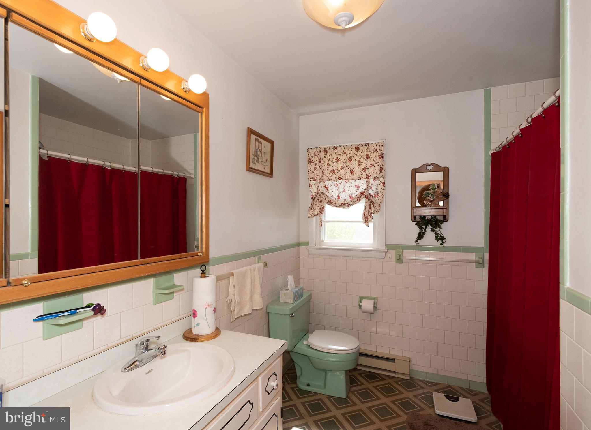 12011 Keymar Road Keymar, MD 21757 - Photo 28 of 32 Main house Full Bathroom