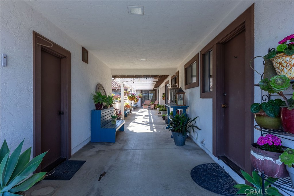 2509 Valerie Drive Fallbrook, CA 92028 - Photo 55 of 70 a view of entryway