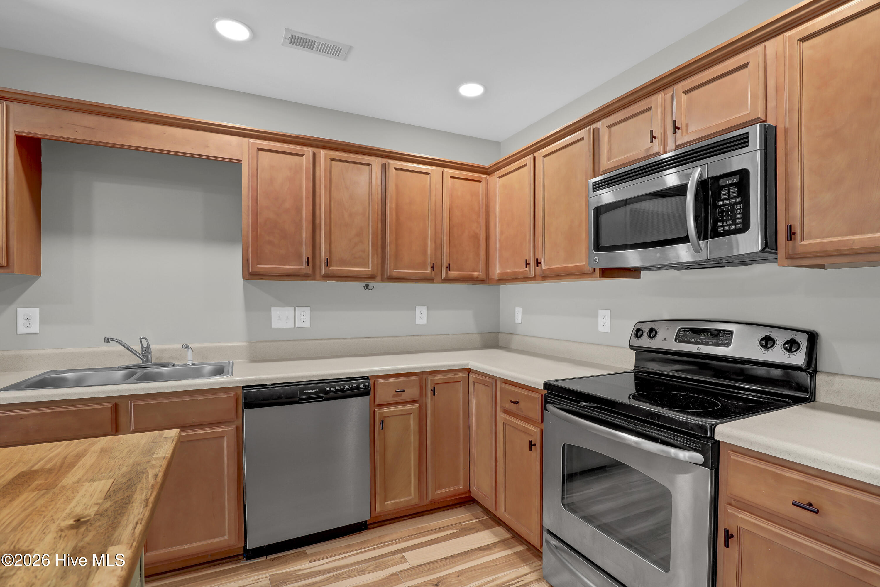 185 Pine Hollow Road Holly Ridge, NC 28445 - Photo 8 of 27 8