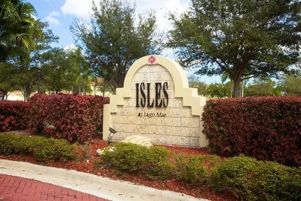 $2,300 | 12430 Vista Isles Drive, Unit 1318, Plantation, FL 33325