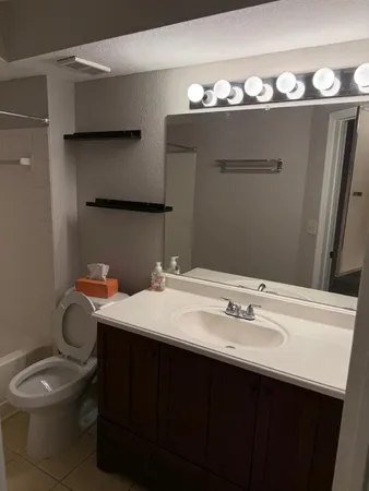 $2,300 | 12430 Vista Isles Drive, Unit 1318, Plantation, FL 33325