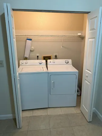 $2,300 | 12430 Vista Isles Drive, Unit 1318, Plantation, FL 33325