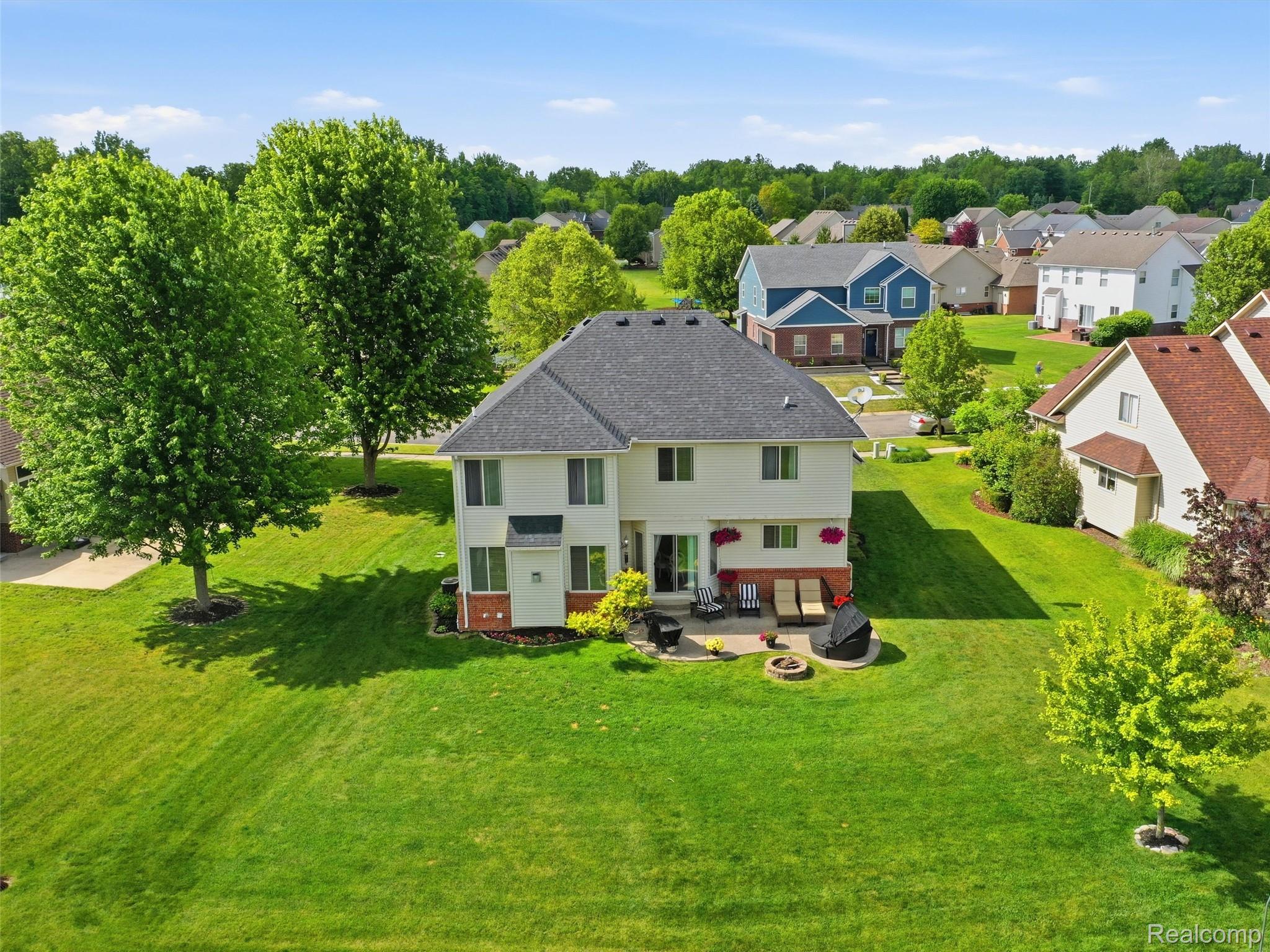 23621 Crescent Ridge Drive New Boston, MI 48164 - Photo 43 of 45 09-DJI_0967.jpg