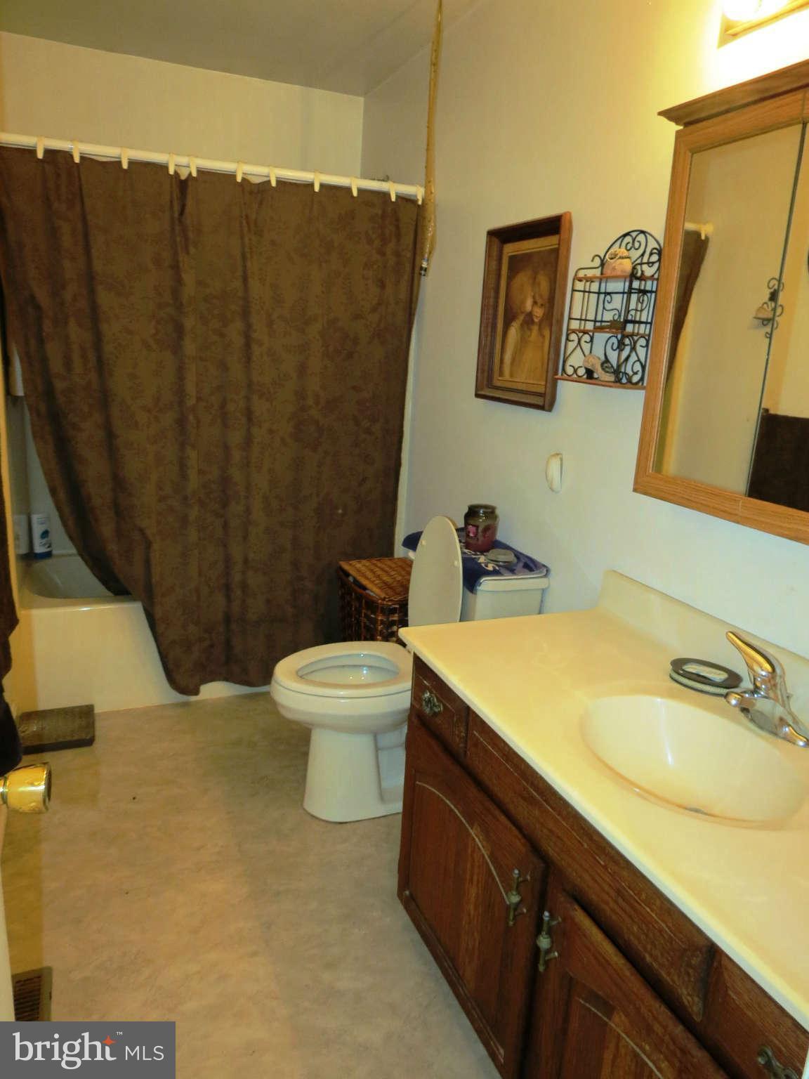 1188 Stone Road Westminster, MD 21158 - Photo 5 of 27 Bath