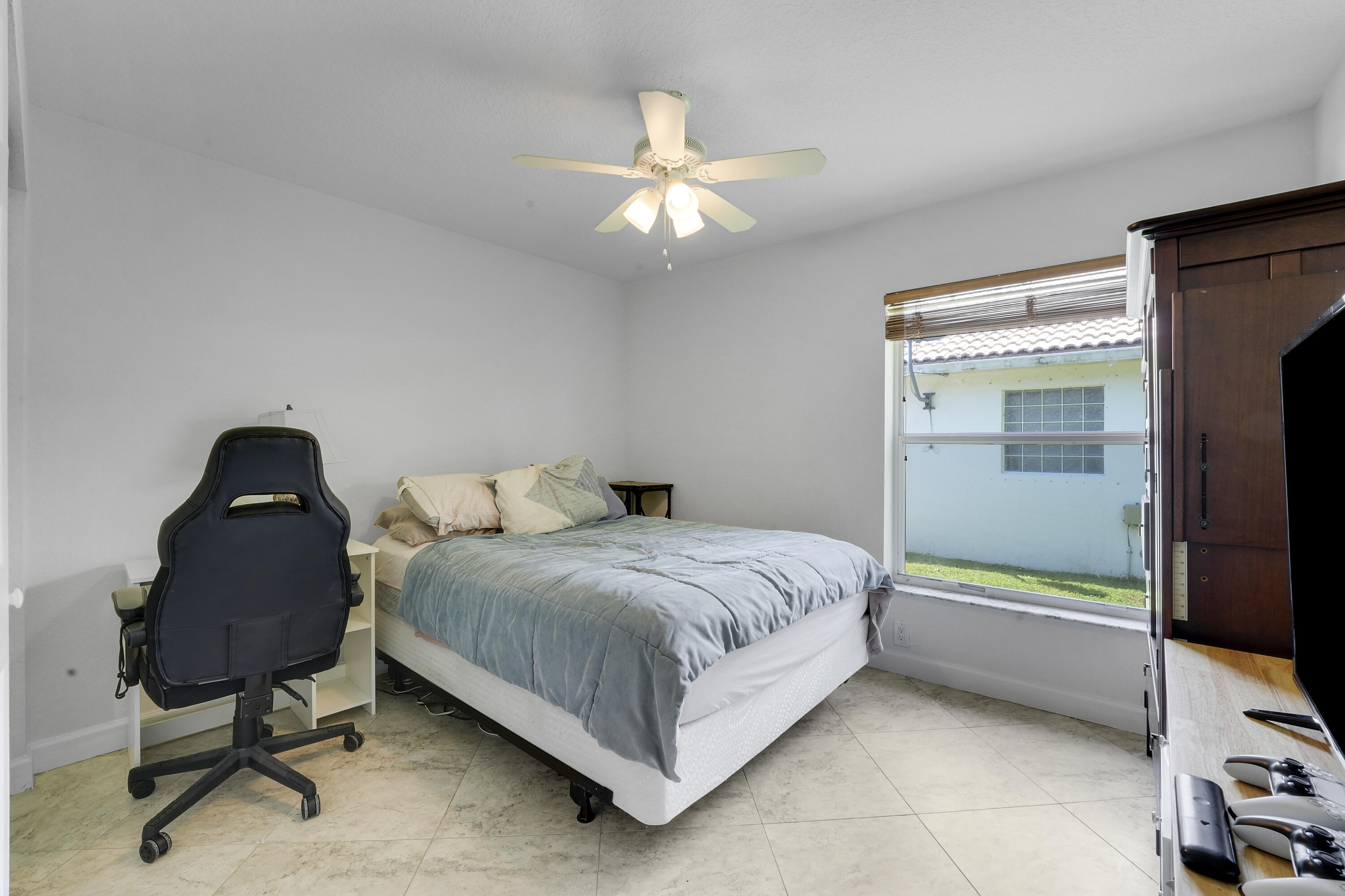 1017 Fosters Mill Road Boynton Beach, FL 33436 - Photo 32 of 44 House-20
