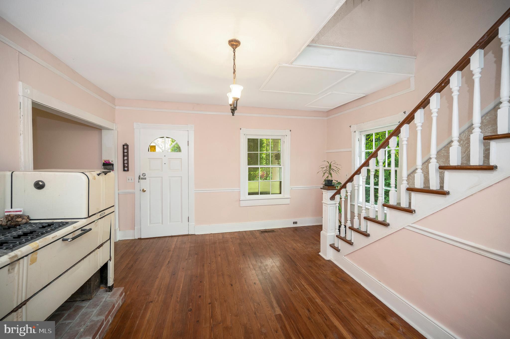 1385 Willis Proffitt Road Mineral, VA 23117 - Photo 19 of 46 Main entry family room