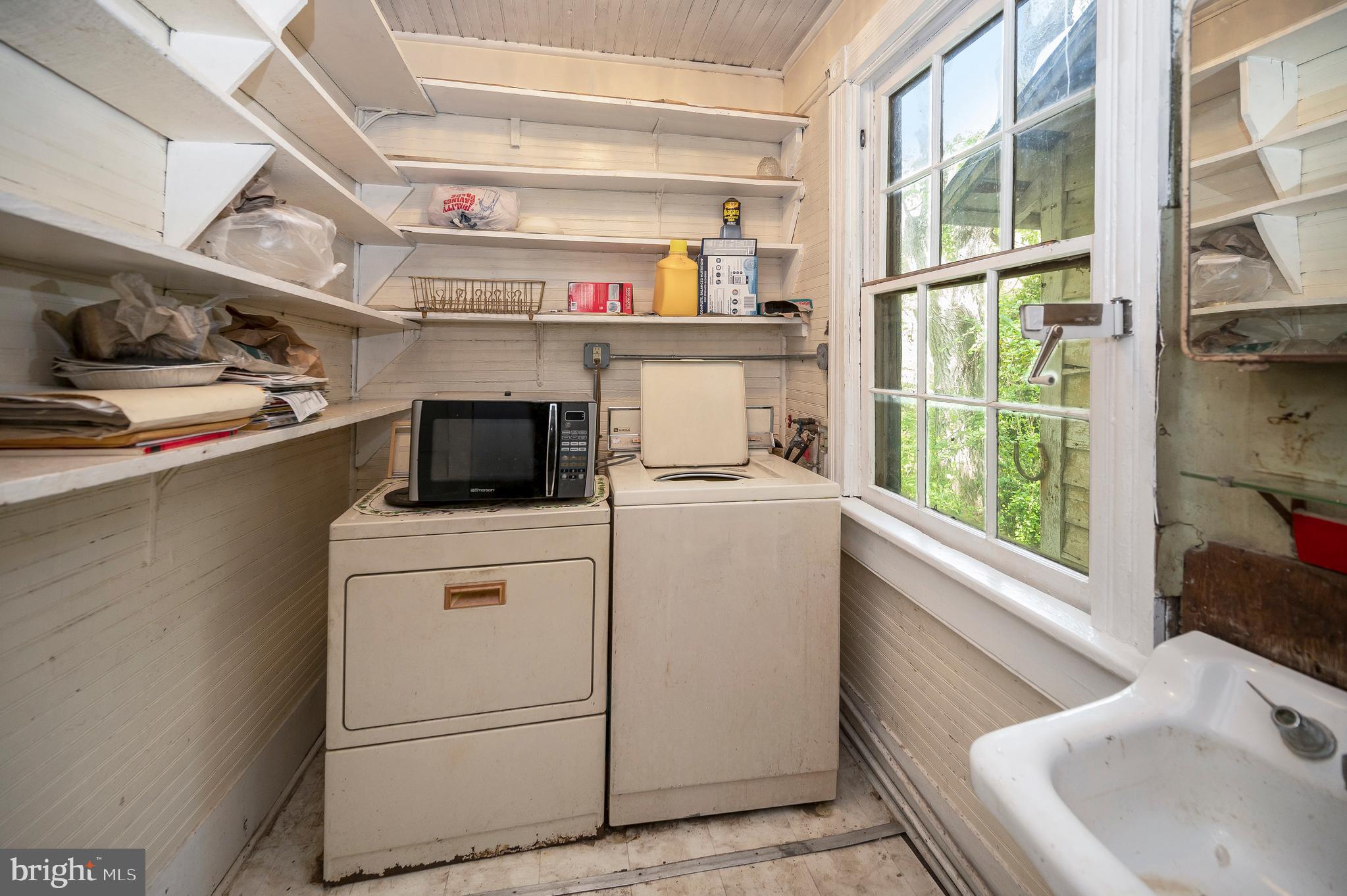 1385 Willis Proffitt Road Mineral, VA 23117 - Photo 29 of 46 Laundry room/pantry