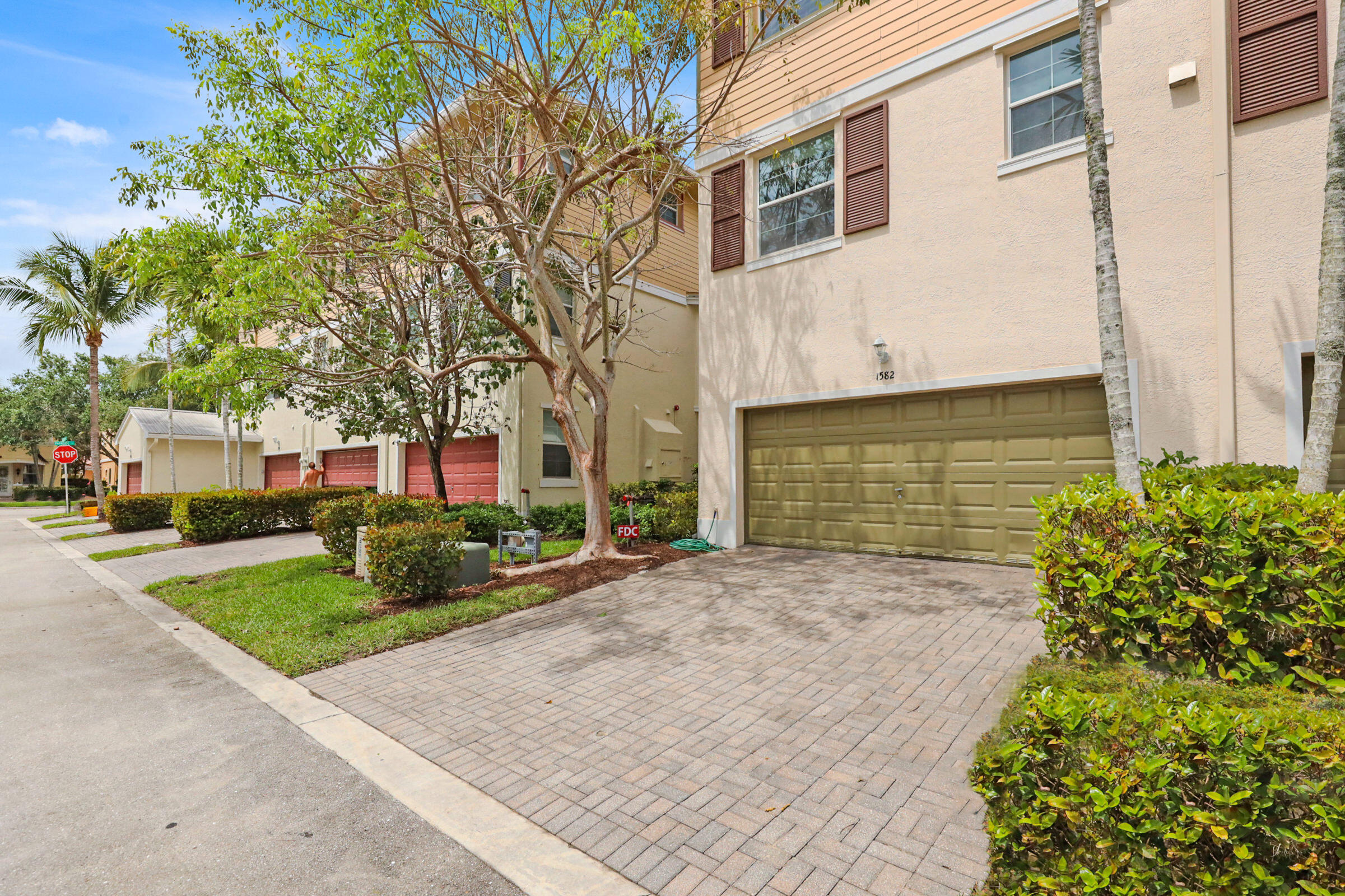 1582 Grande Cull Way Jupiter, FL 33458 - Photo 38 of 75 2 Car Garage