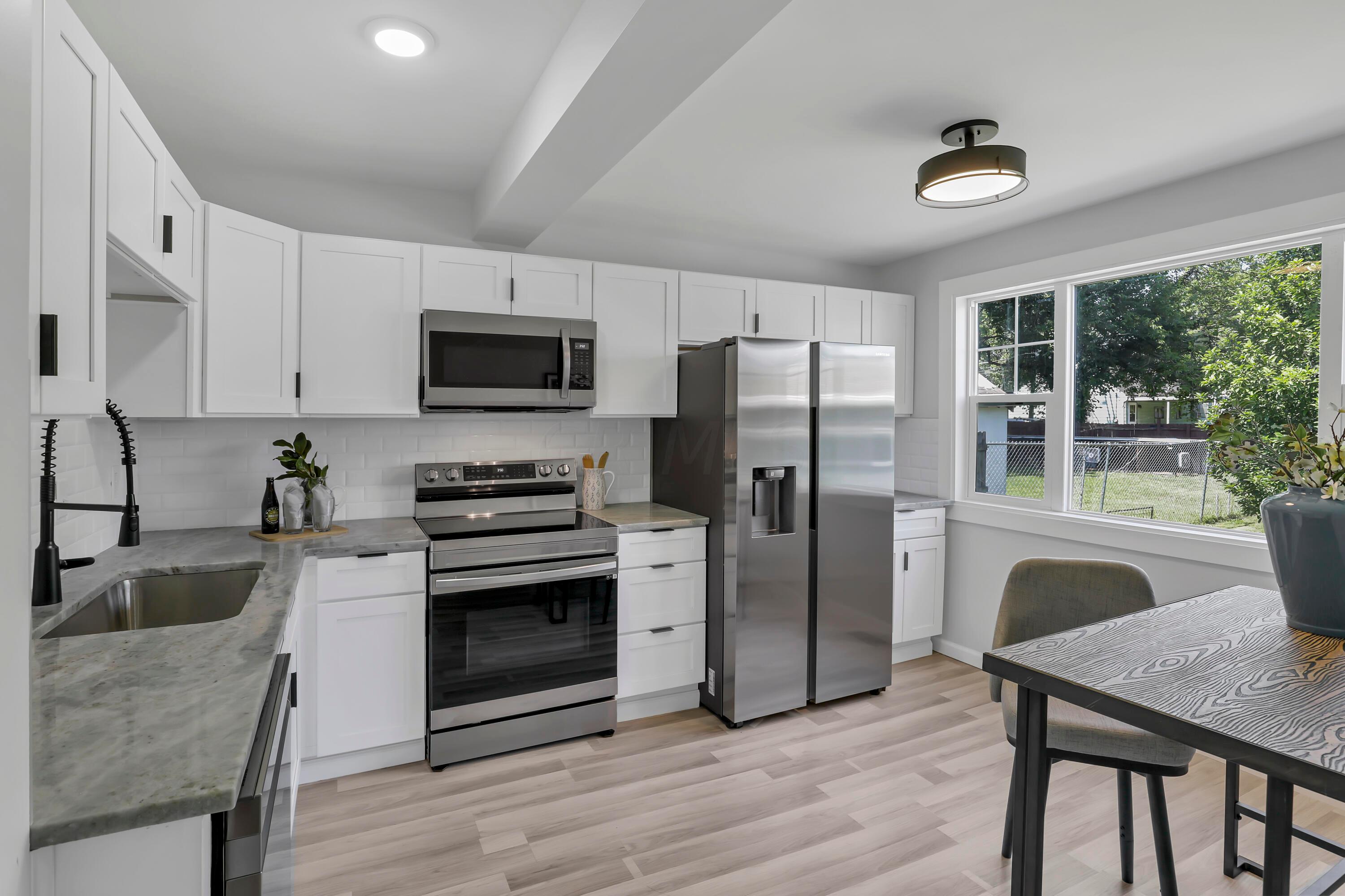 3375 Karl Road Columbus, OH 43224 - Photo 7 of 45 great looking kitchen!