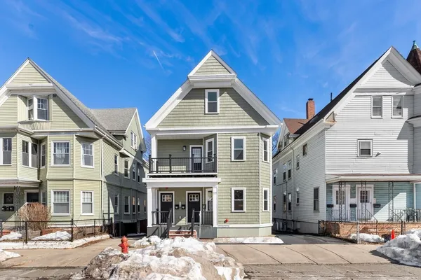 $1,050,000 | 227 Highland Avenue, Unit 3, Somerville, MA 02143