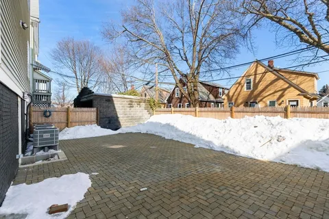 $1,050,000 | 227 Highland Avenue, Unit 3, Somerville, MA 02143