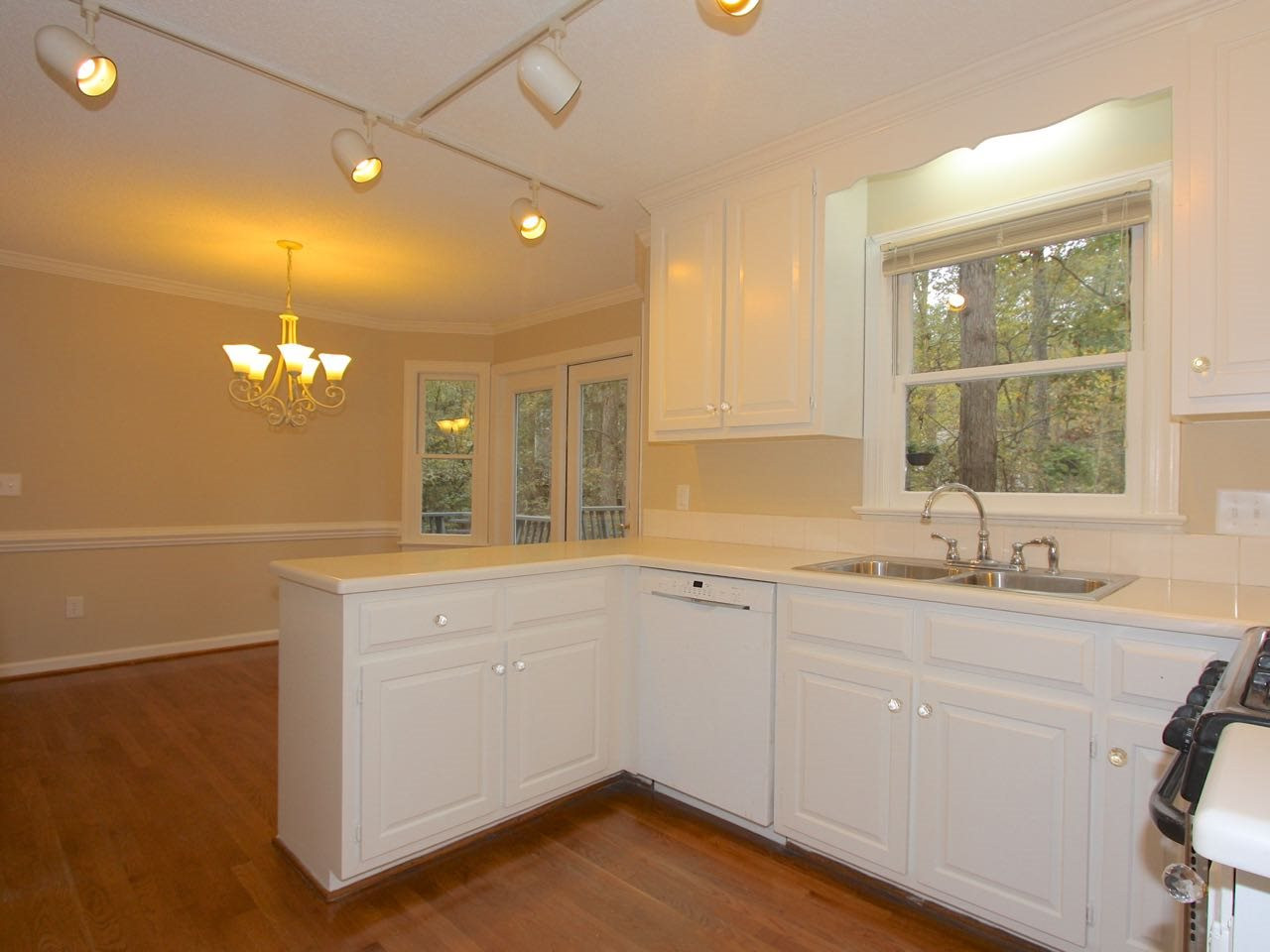 15 Streamview Court Durham, NC 27713 - Photo 4 of 20 Kitchen