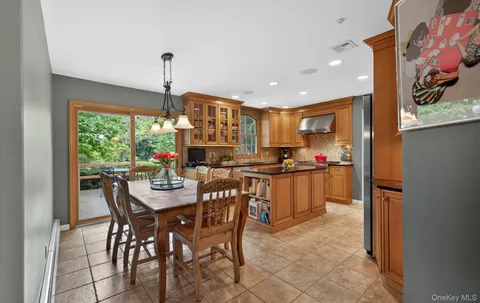 $2,050,000 | 19 Seward Drive, Woodbury, NY 11797