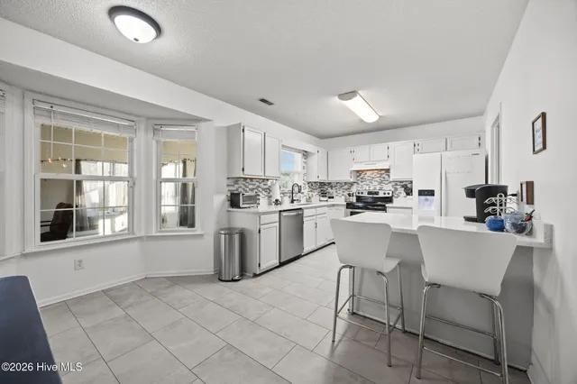 $365,000 | 806 Valley Forge Court, Wilmington, NC 28411