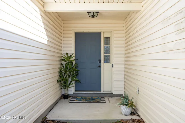 $365,000 | 806 Valley Forge Court, Wilmington, NC 28411