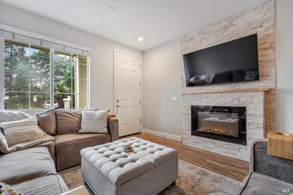 $610,000 | 2084 Cooper Drive, Santa Rosa, CA 95404