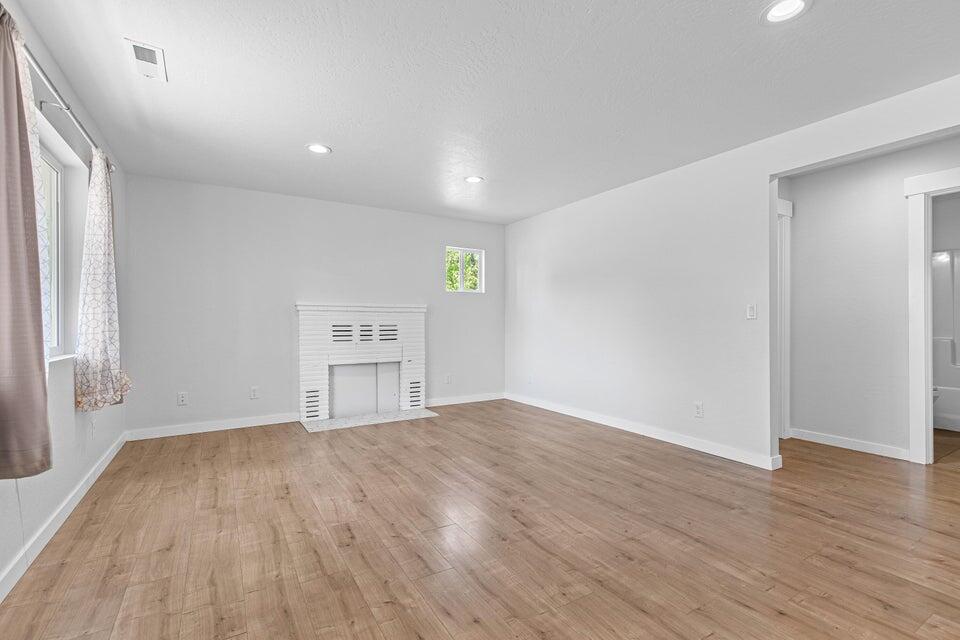 49 Mace Road Medford, OR 97501 - Photo 6 of 22 6