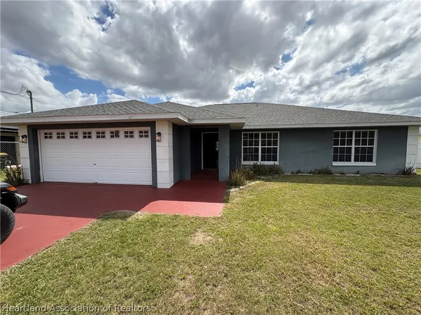 $2,000 | 3928 Mendoza Avenue, Sebring, FL 33872