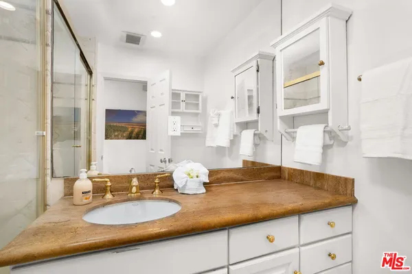 $4,950 | 2101 Ocean Avenue, Unit 3, Santa Monica, CA 90405