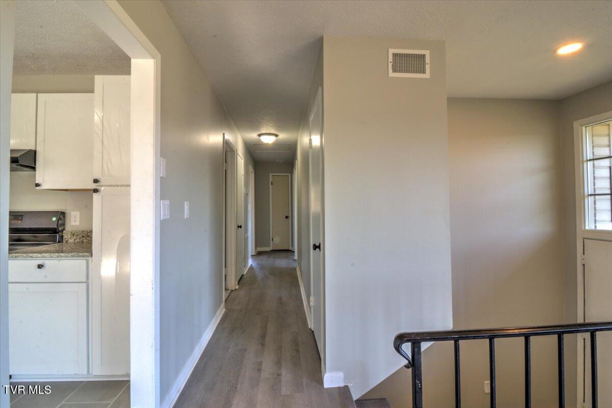 225 Mandan Road Kingsport, TN 37664 - Photo 26 of 126 027-225_Mandan-115