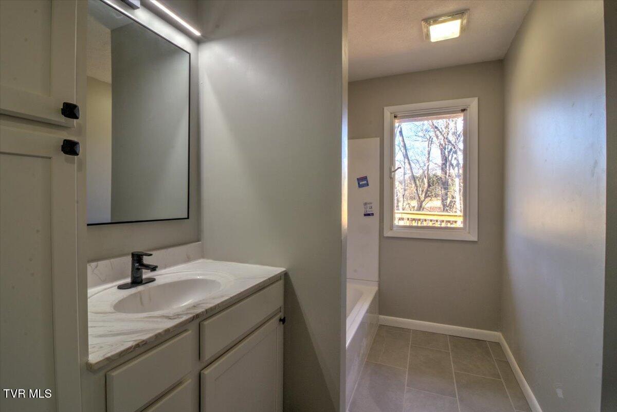225 Mandan Road Kingsport, TN 37664 - Photo 27 of 126 028-225_Mandan-116