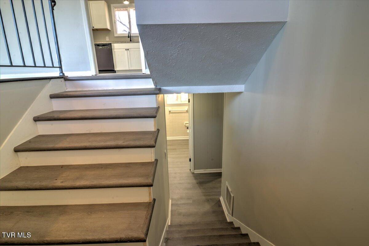 225 Mandan Road Kingsport, TN 37664 - Photo 40 of 126 041-225_Mandan-129