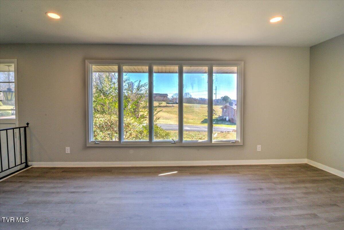 225 Mandan Road Kingsport, TN 37664 - Photo 8 of 126 009-225_Mandan-97