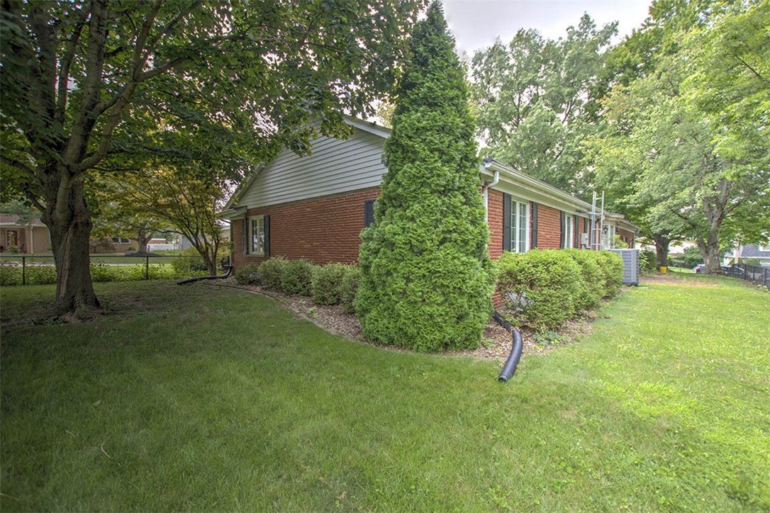 612 West Karen Drive Decatur, IL 62526 - Photo 23 of 26