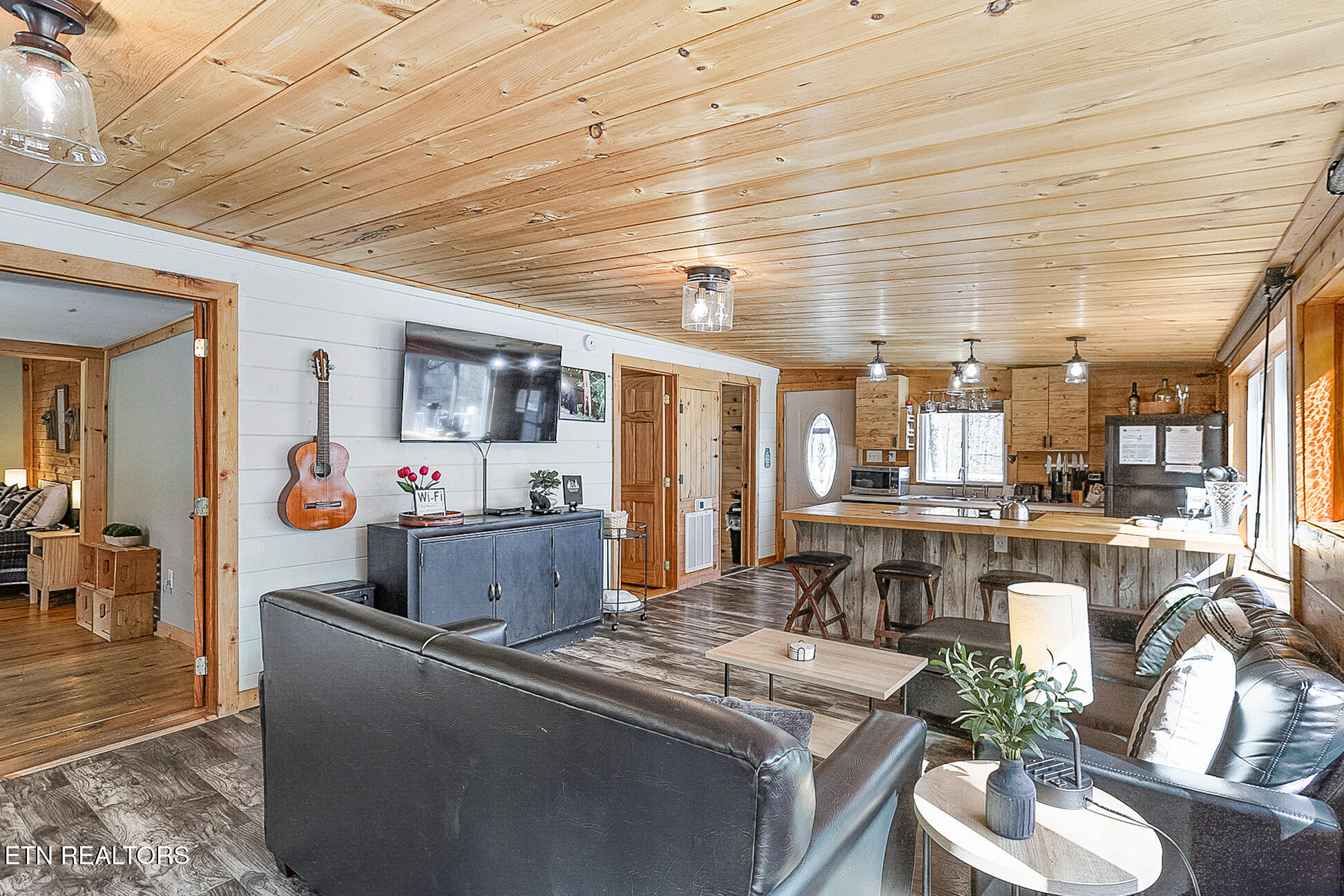 2592 Bluff Mountain Rd-126