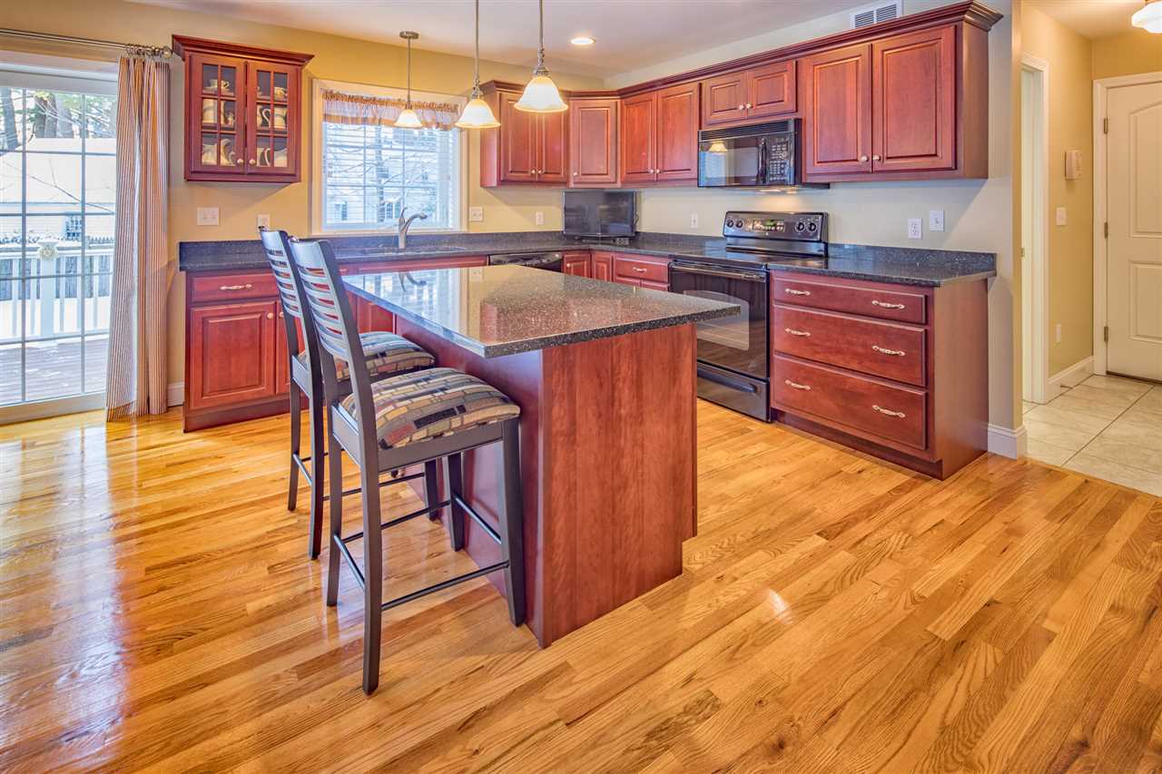 15 Susan Lane Rochester, NH 03867 - Photo 3 of 36