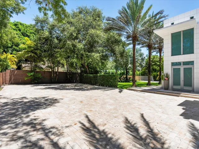 $23,000 | 3917 South Le Jeune Road, Miami, FL 33133