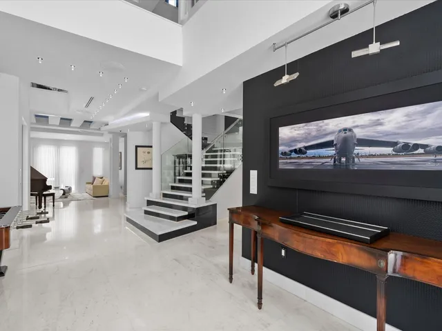 $23,000 | 3917 South Le Jeune Road, Miami, FL 33133