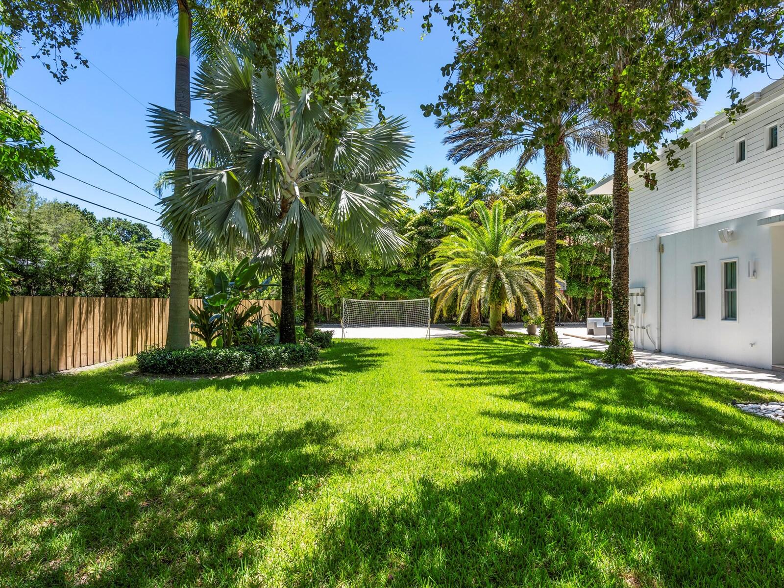 3917 South Le Jeune Road Miami, FL 33146 - Photo 8 of 91 09-Exterior Back