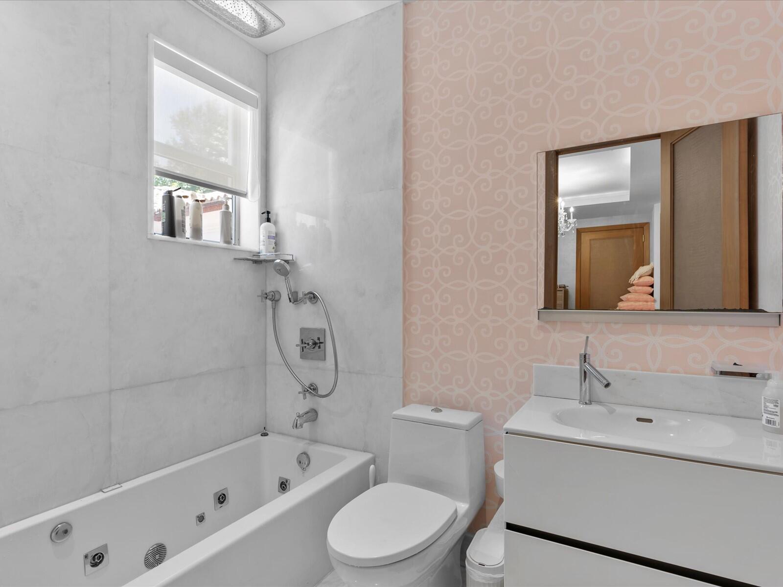 3917 South Le Jeune Road Miami, FL 33146 - Photo 81 of 91 82-Bathroom