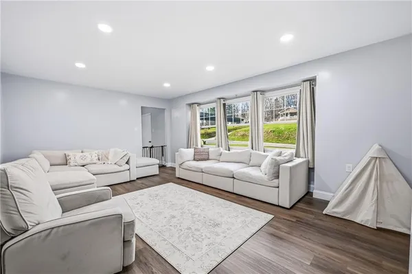 $399,000 | 4174 South R 1022, New Brighton, PA 15066