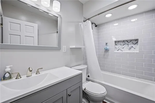 $399,000 | 4174 South R 1022, New Brighton, PA 15066