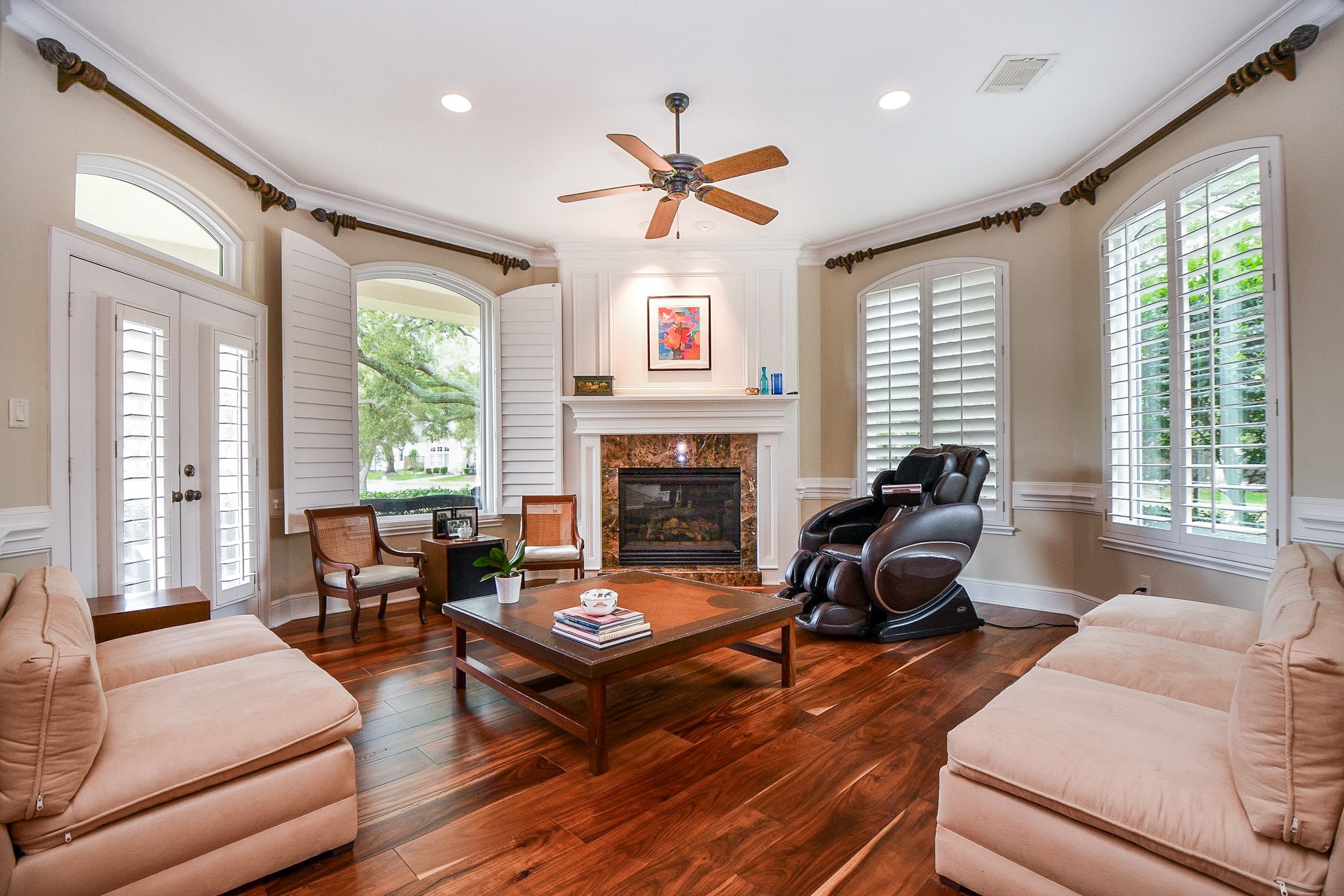 12711 Waterside Way Houston, TX 77041 - Photo 11 of 48 Living room.