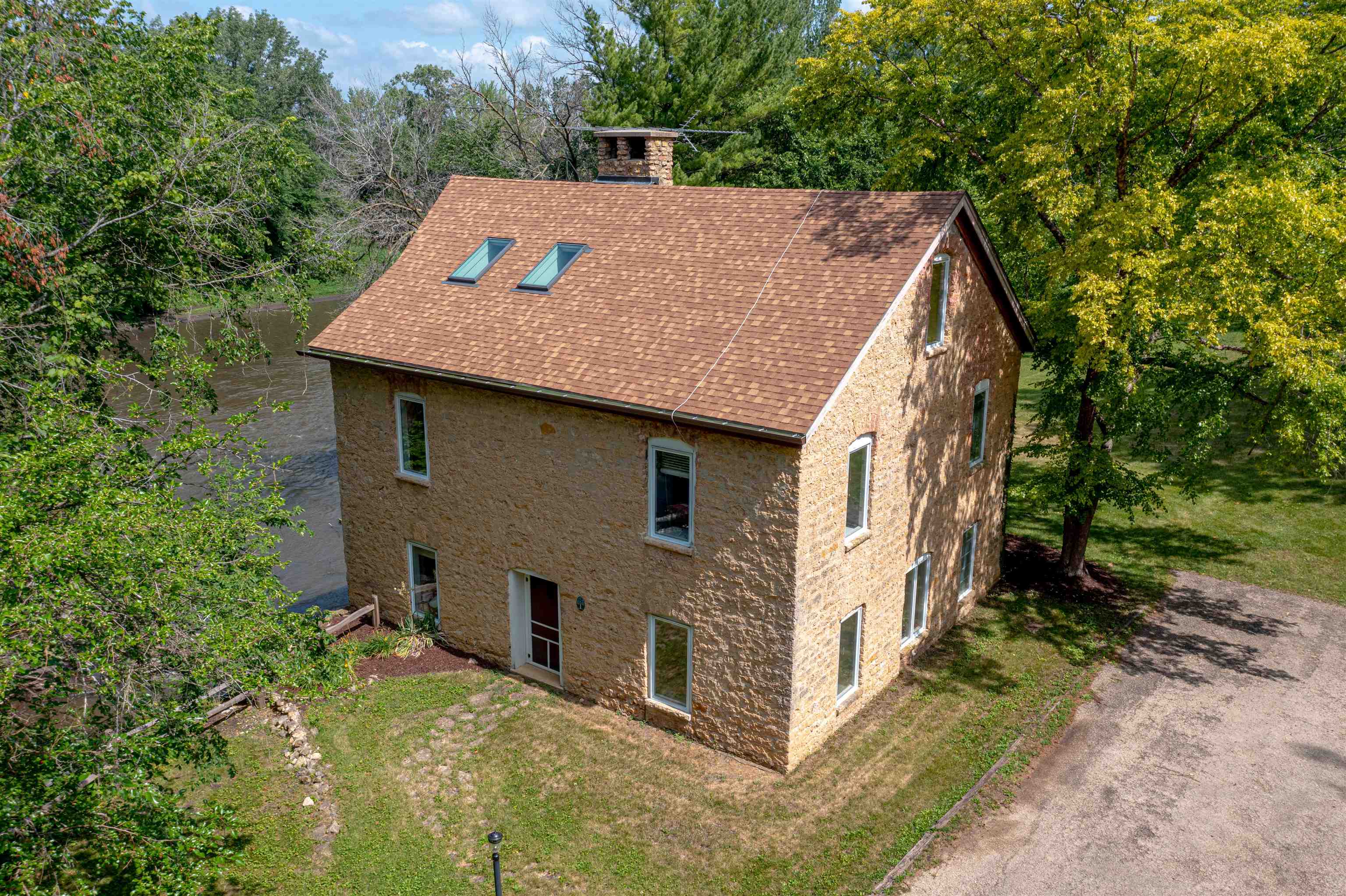 1066 South Browns Mill Road Freeport, IL 61032 - Photo 1 of 34 Gallery Image 1