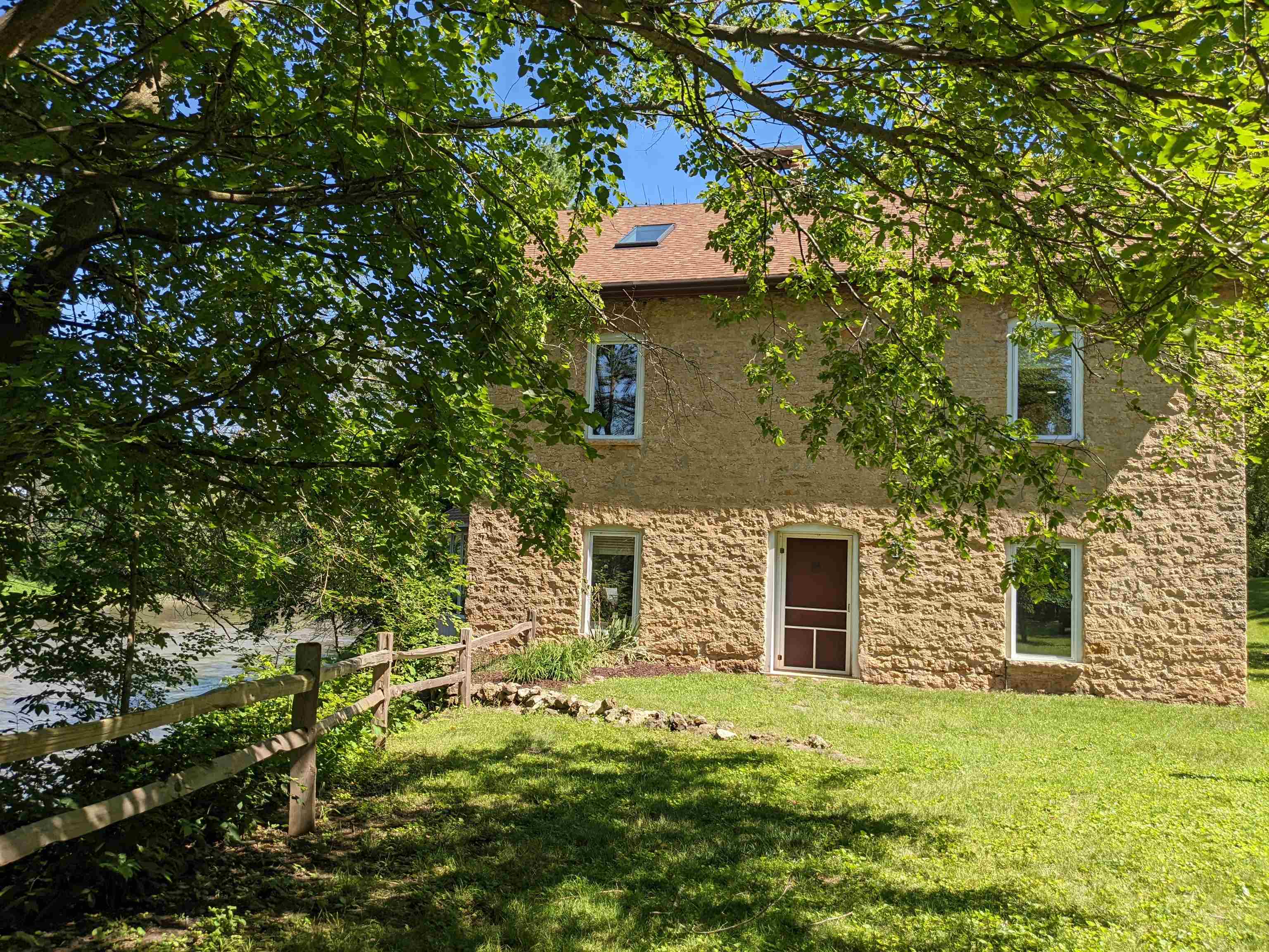 1066 South Browns Mill Road Freeport, IL 61032 - Photo 32 of 34 Gallery Image 32