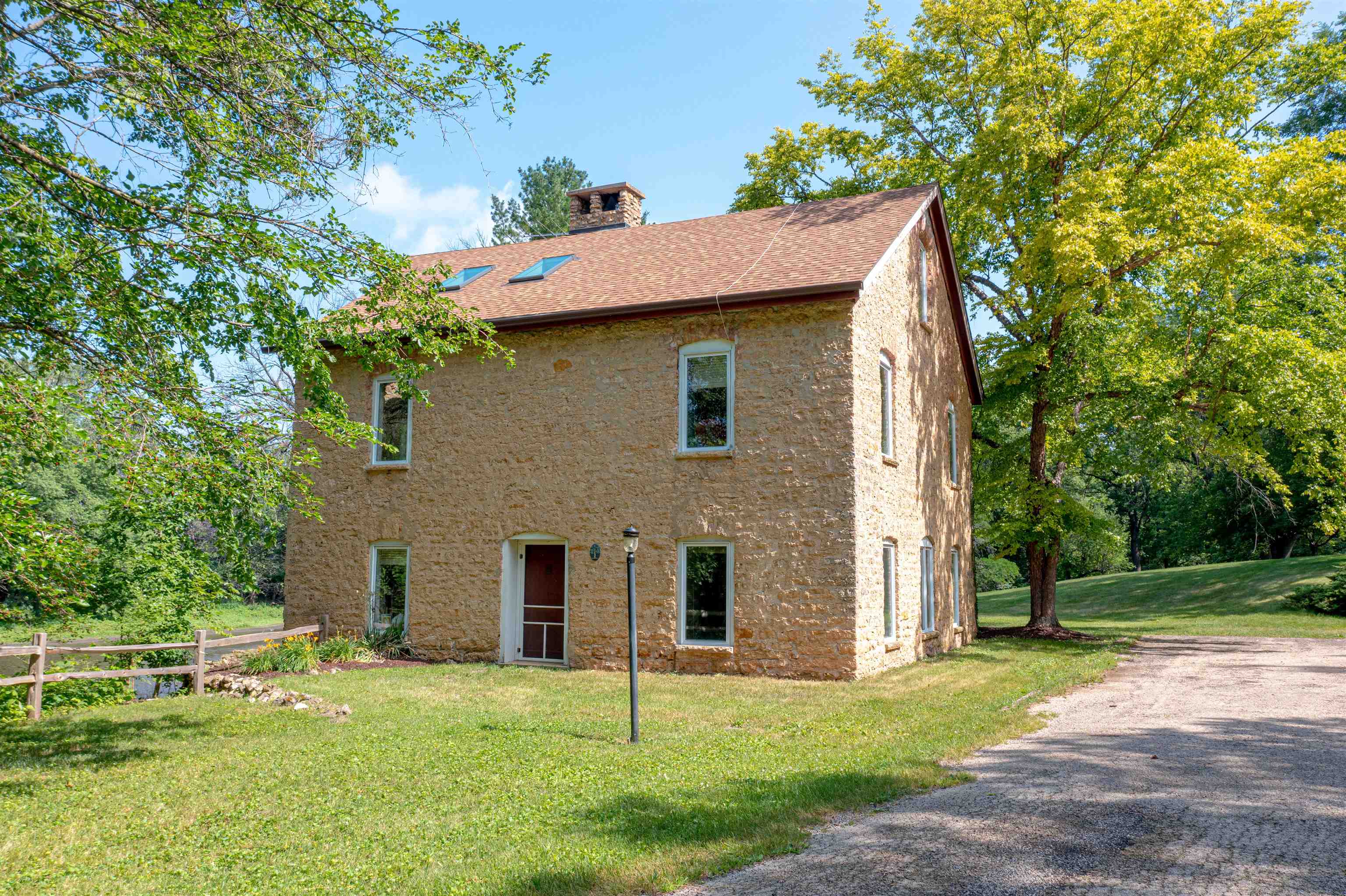1066 South Browns Mill Road Freeport, IL 61032 - Photo 33 of 34 Gallery Image 33