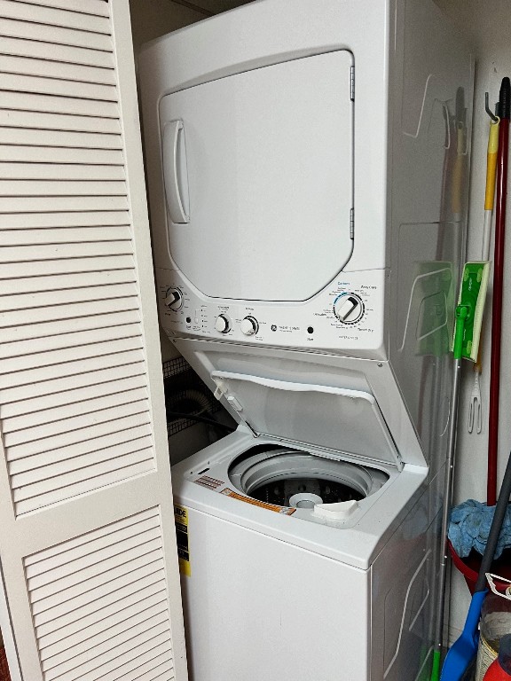 2510 San Gabriel Street, Unit 301 Austin, TX 78705 - Photo 17 of 22 a utility room with dryer and washer